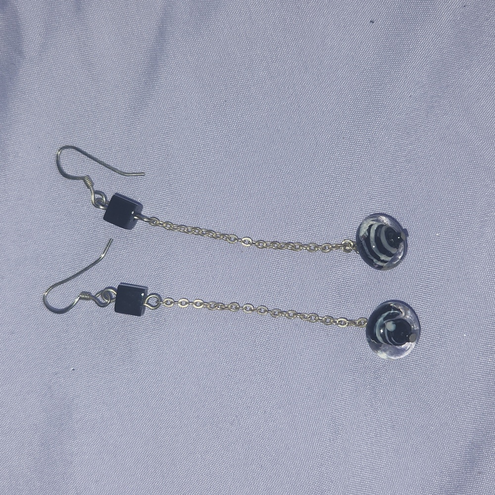 Earrings - Picture 2 of 3